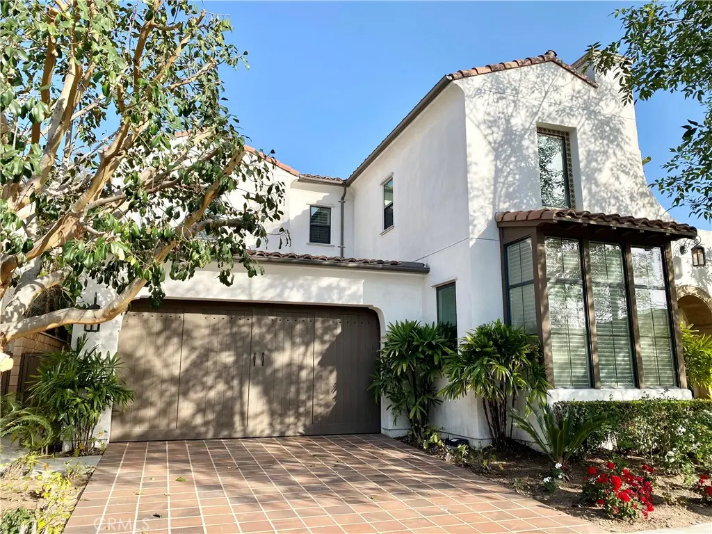 Single Family Residence for rent at 62 Mapleton, Irvine, CA featuring 4 beds and 5 baths