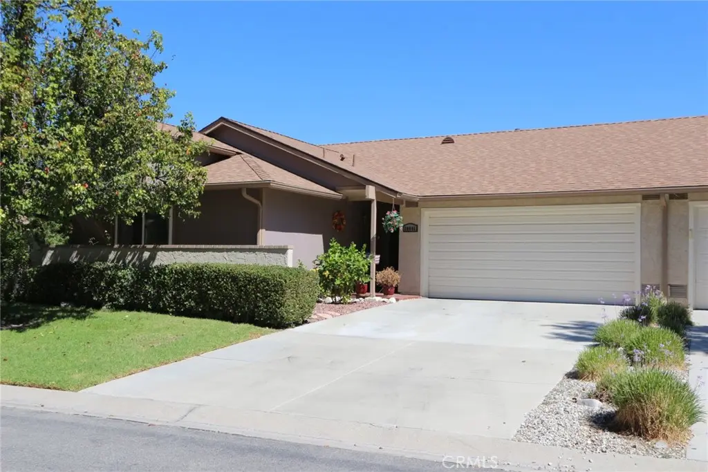 20046 Avenue Of The Oaks, Newhall, CA — listing photo 1