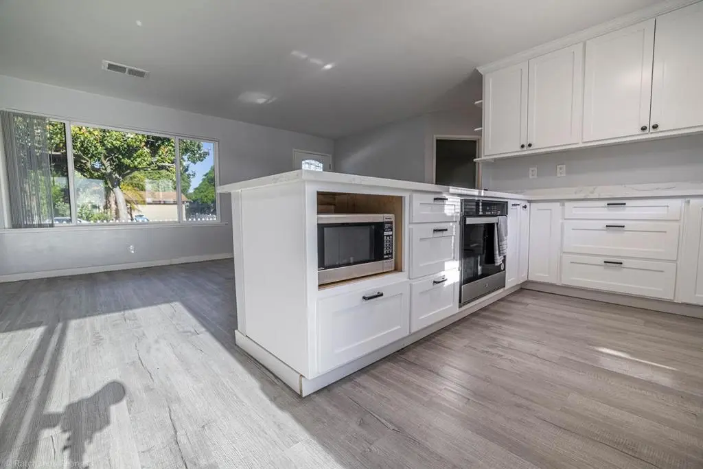 Single Family Residence for sale at 750 El Camino Paraiso, Hollister, CA featuring 3 beds and 2 baths