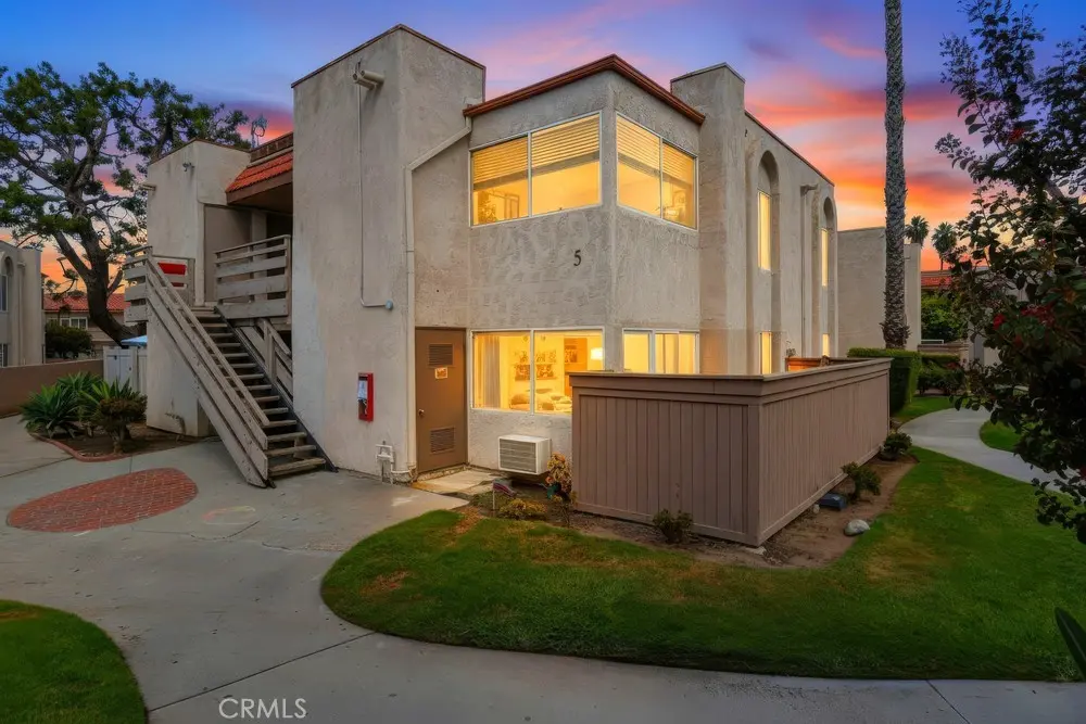 Condominium for rent at 212 S Kraemer, Placentia, CA featuring 3 beds and 2 baths