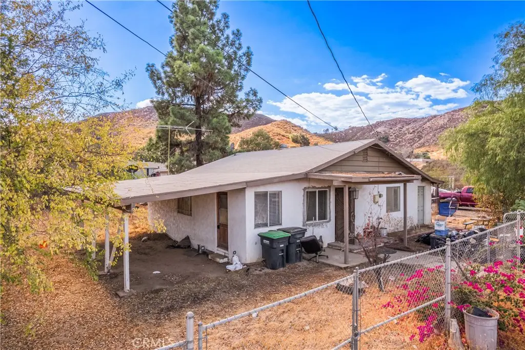 Single Family Residence for sale at 24271 Locust, Menifee, CA featuring 2 beds and 1 bath