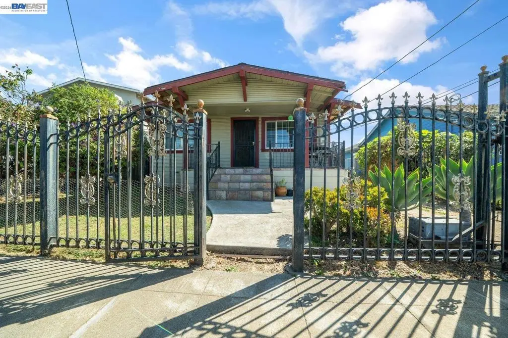 Single Family Residence for sale at 1708 Auseon Ave, Oakland, CA featuring 2 beds and 1 bath