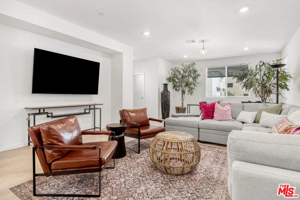 768 Daniel Freeman Circle, Inglewood, CA — listing photo 1