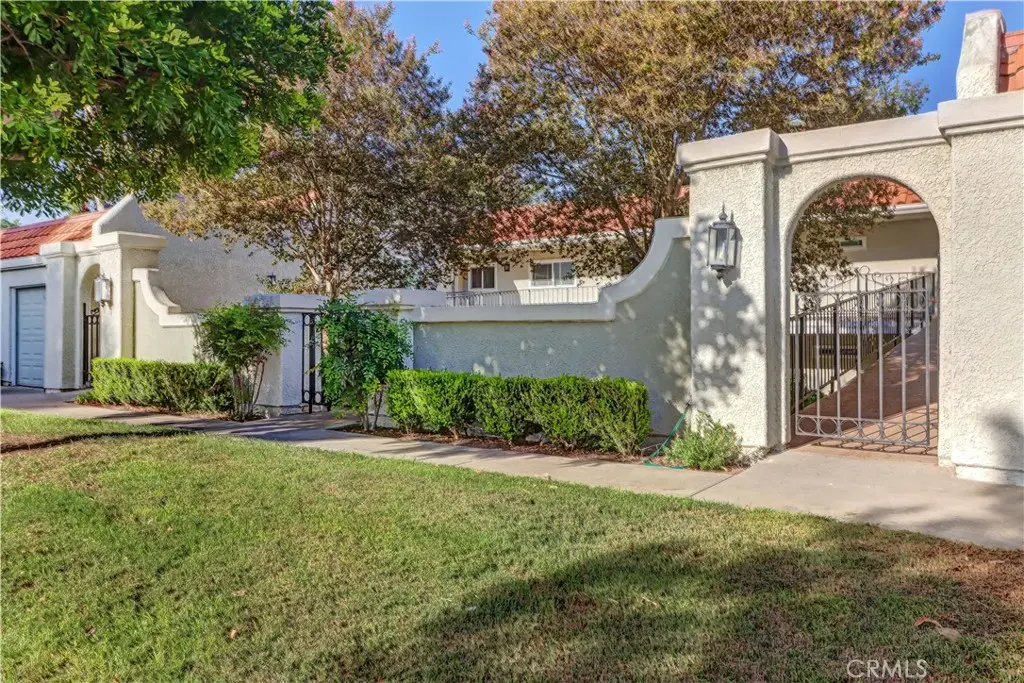 5506 Paseo Del Lago A, Laguna Woods, CA — listing photo 1