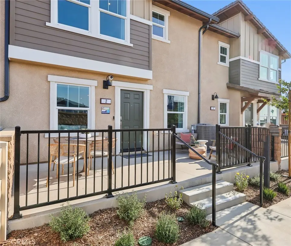 6392 Moonfire Lane 2, Fontana, CA — listing photo 1