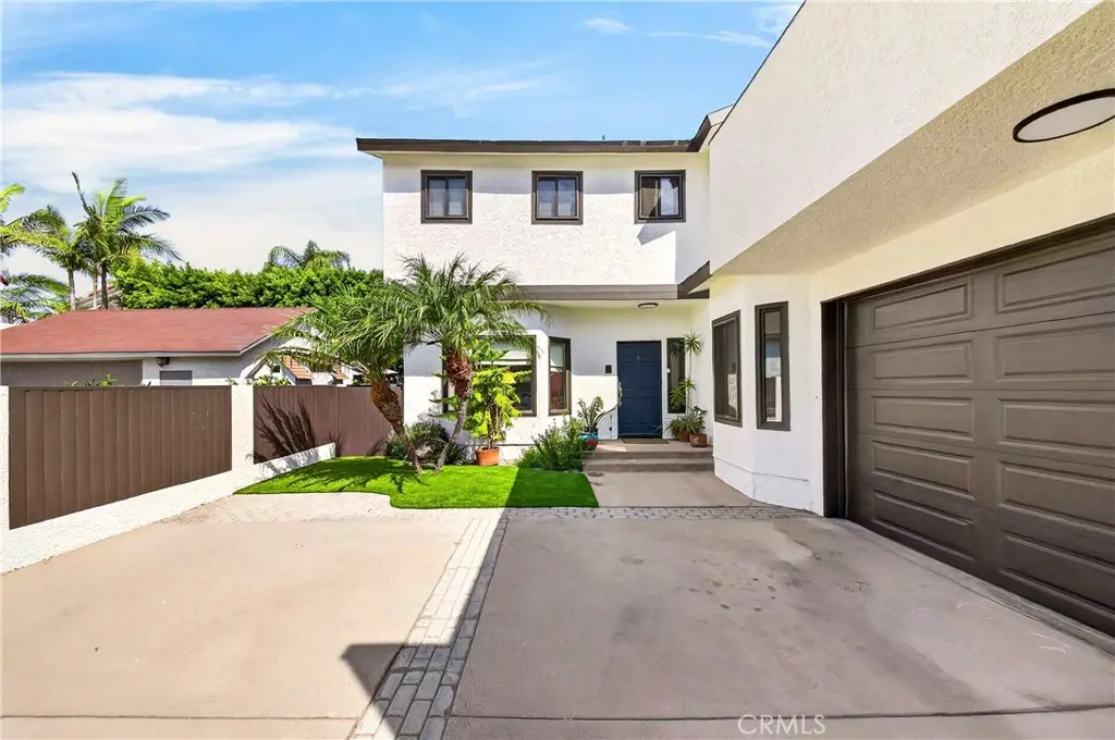 2405 Clark Lane B, Redondo Beach, CA — listing photo 1