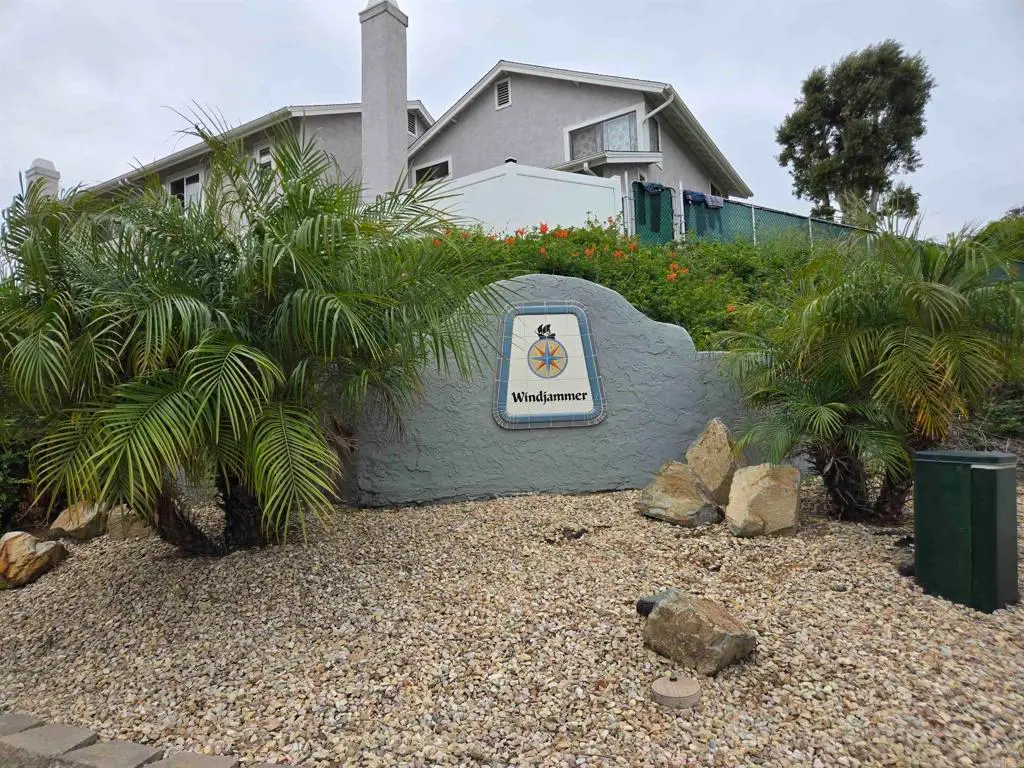 Townhouse for rent at 409 Windjammer Circle, Chula Vista, CA featuring 2 beds and 3 baths