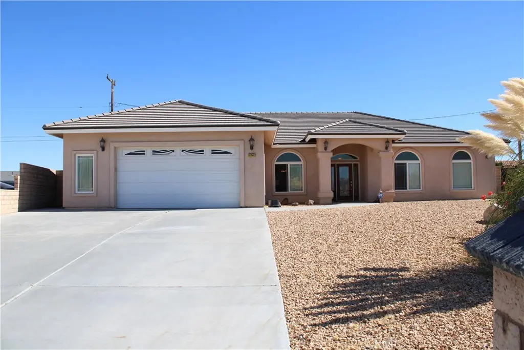21432 Hector Court, California City, CA — listing photo 1