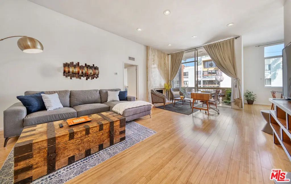 Condominium for sale at 11970 Montana Avenue 308, Los Angeles, CA featuring 1 bed and 1 bath