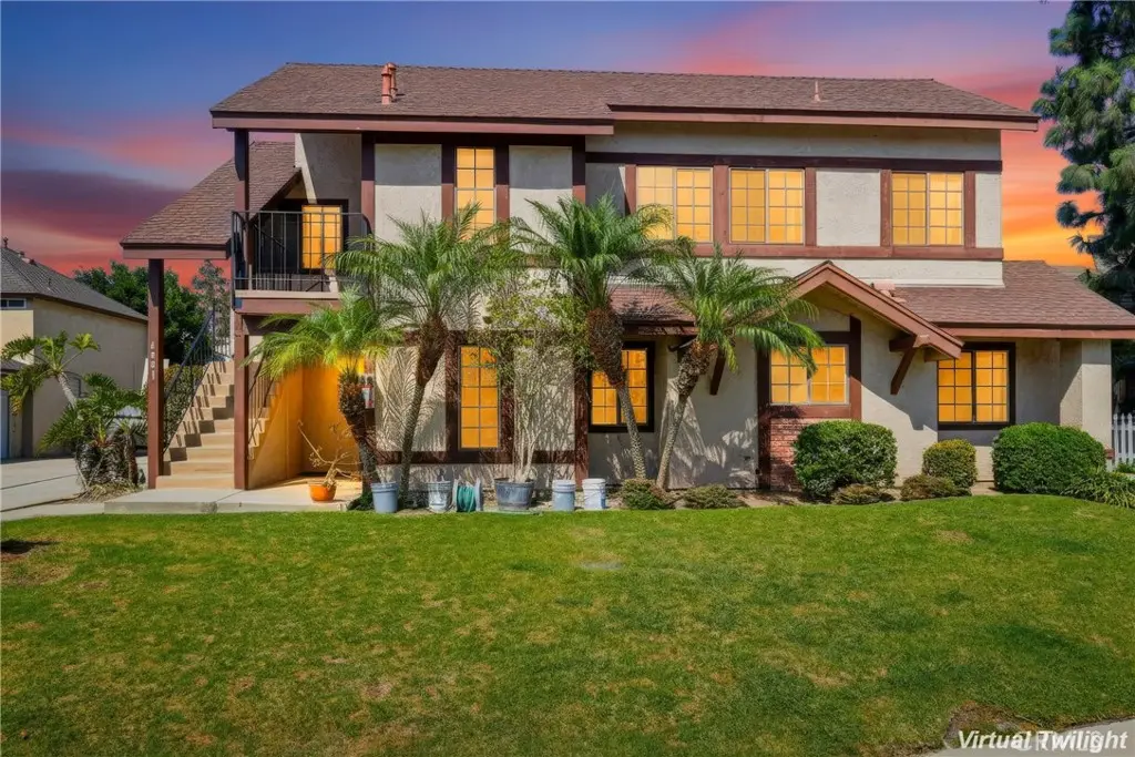 4881 Vista Dr 4, Huntington Beach, CA — listing photo 1