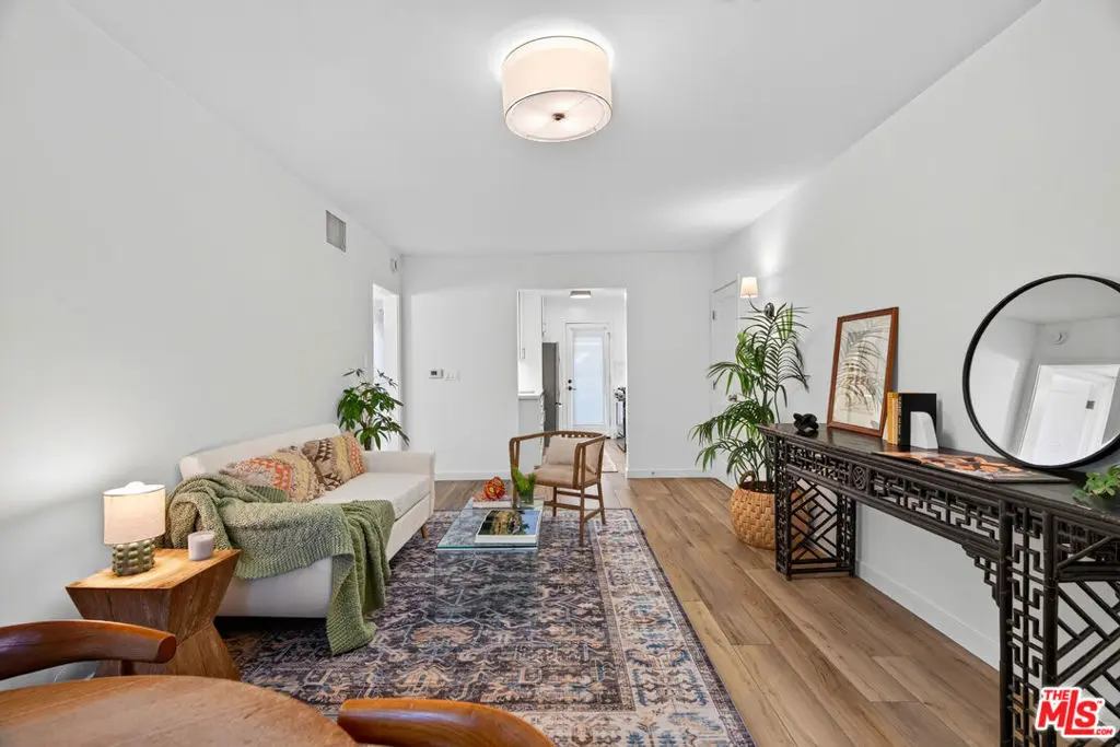 Condominium for rent at 419 S Rexford Drive 2, Beverly Hills, CA featuring 1 bed and 1 bath