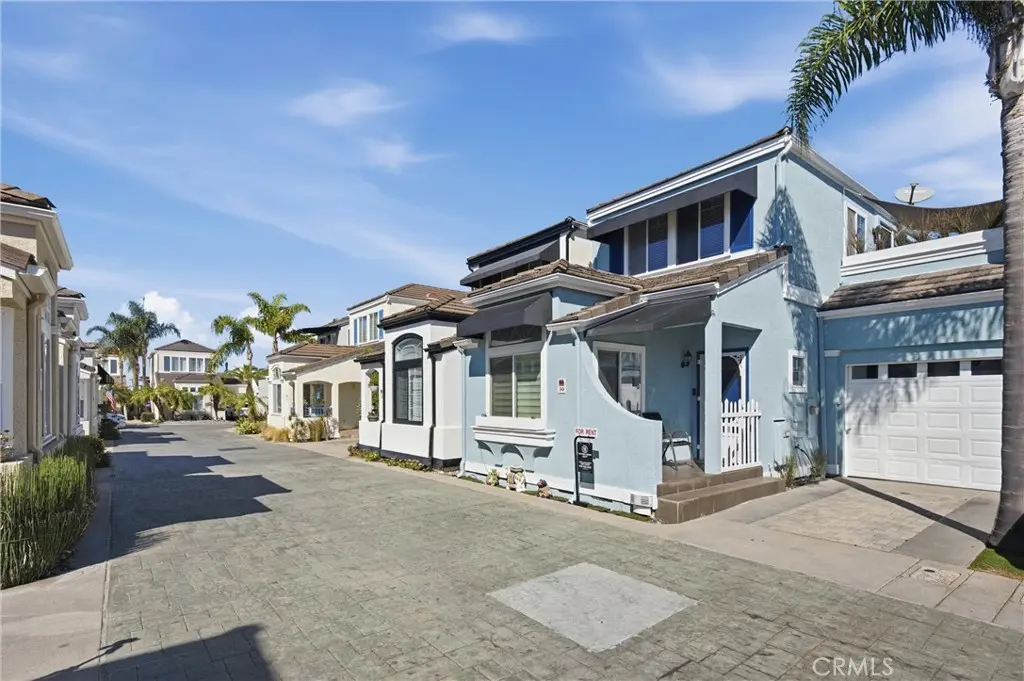 Single Family Residence for rent at 700 Lido Park Drive 30, Newport Beach, CA featuring 3 beds and 2 baths