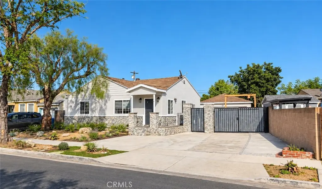 5752 Chestnut, Long Beach, CA — listing photo 1
