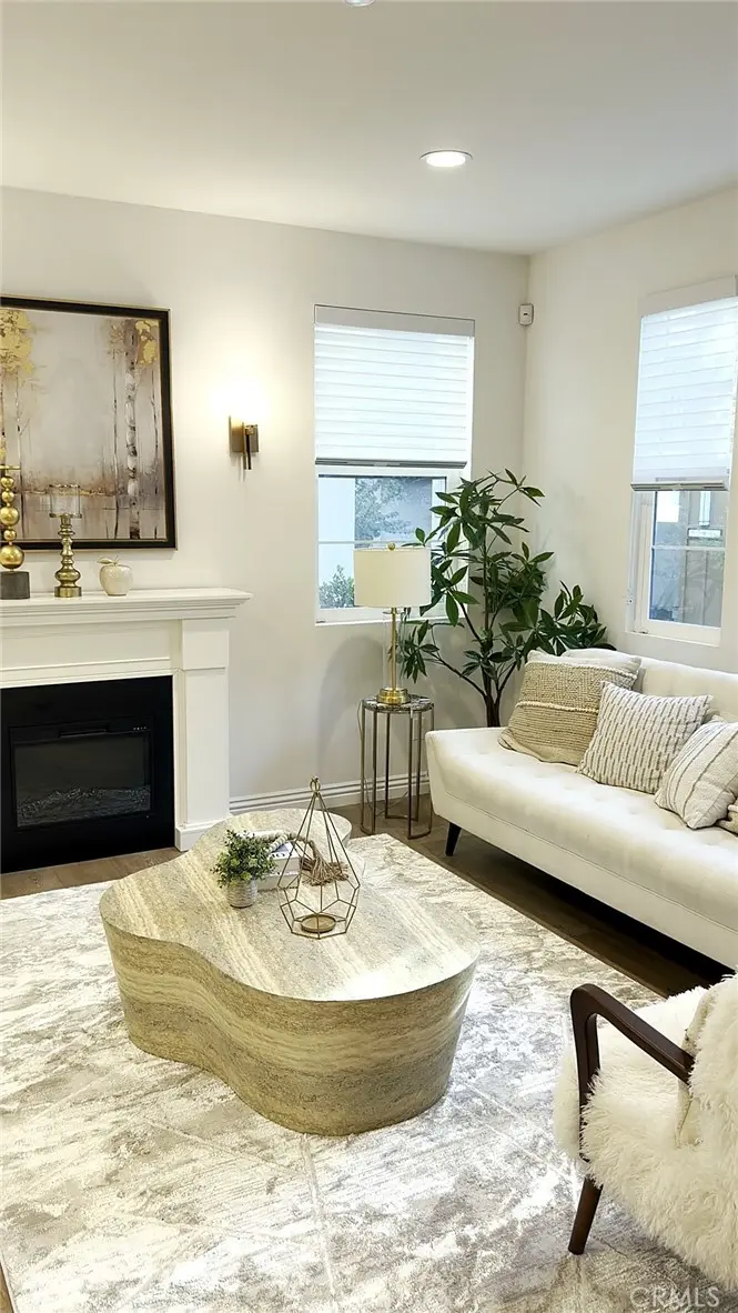 Condominium for rent at 254 Tank, Irvine, CA featuring 3 beds and 3 baths