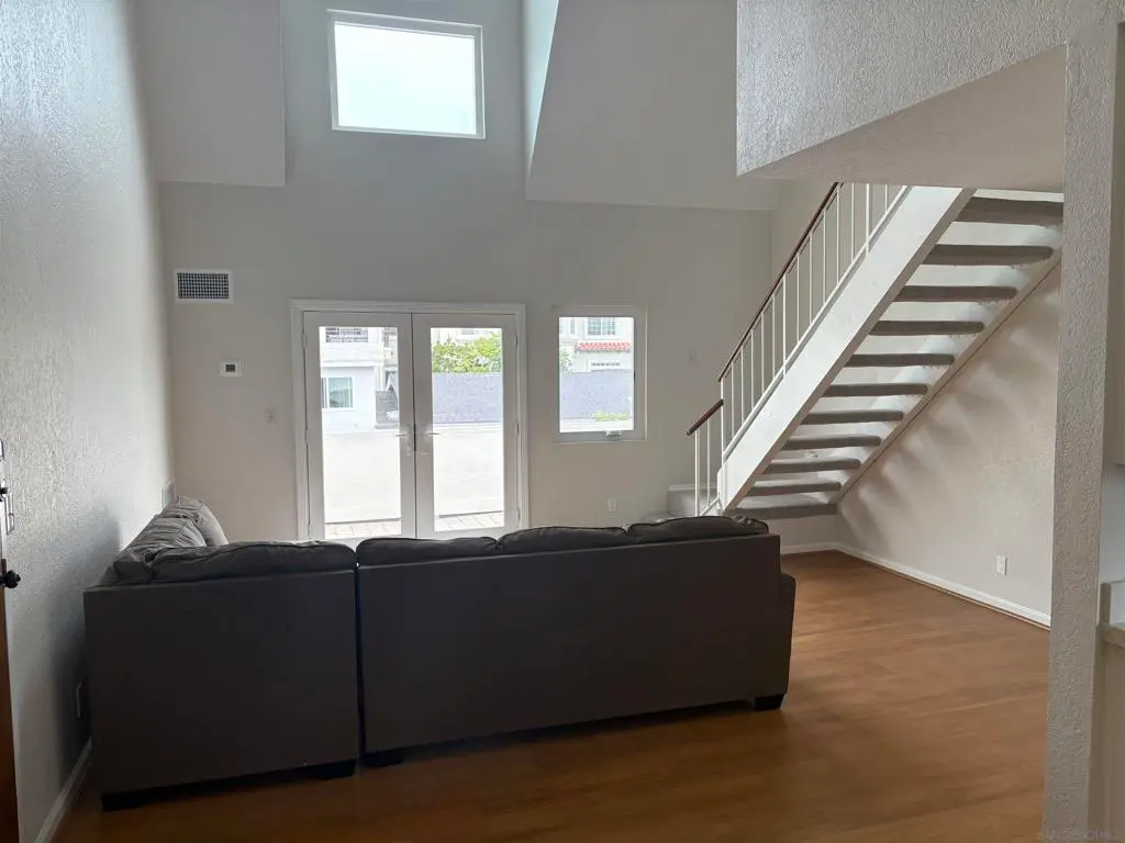 374 ORANGE AVE E, Coronado, CA — listing photo 1