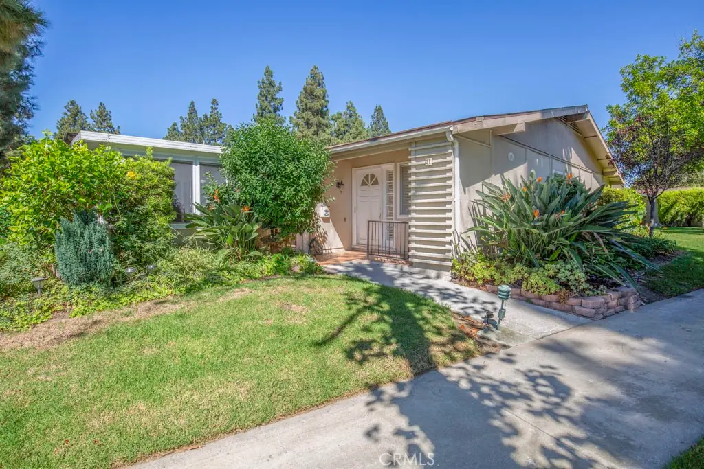 2 Via Castilla E, Laguna Woods, CA — listing photo 1