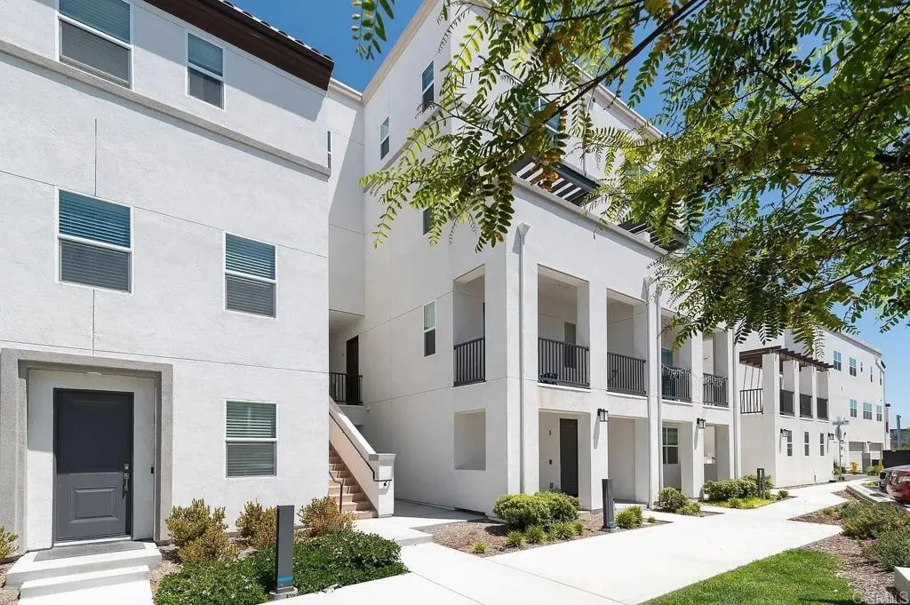 Townhouse for rent at 2015 Mindoro Lane 4, Chula Vista, CA featuring 4 beds and 4 baths
