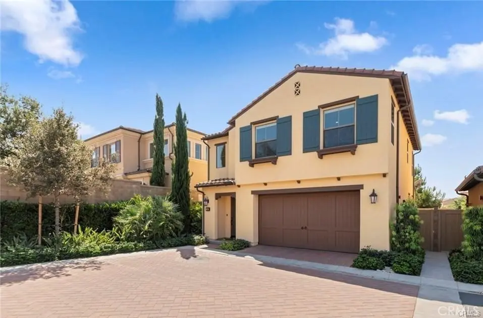 Single Family Residence for rent at 56 Island Coral, Irvine, CA featuring 3 beds and 3 baths