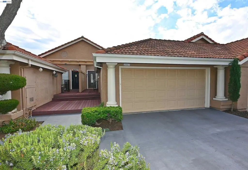 Townhouse for sale at 2057 Echo Pl, San Ramon, CA featuring 3 beds and 3 baths