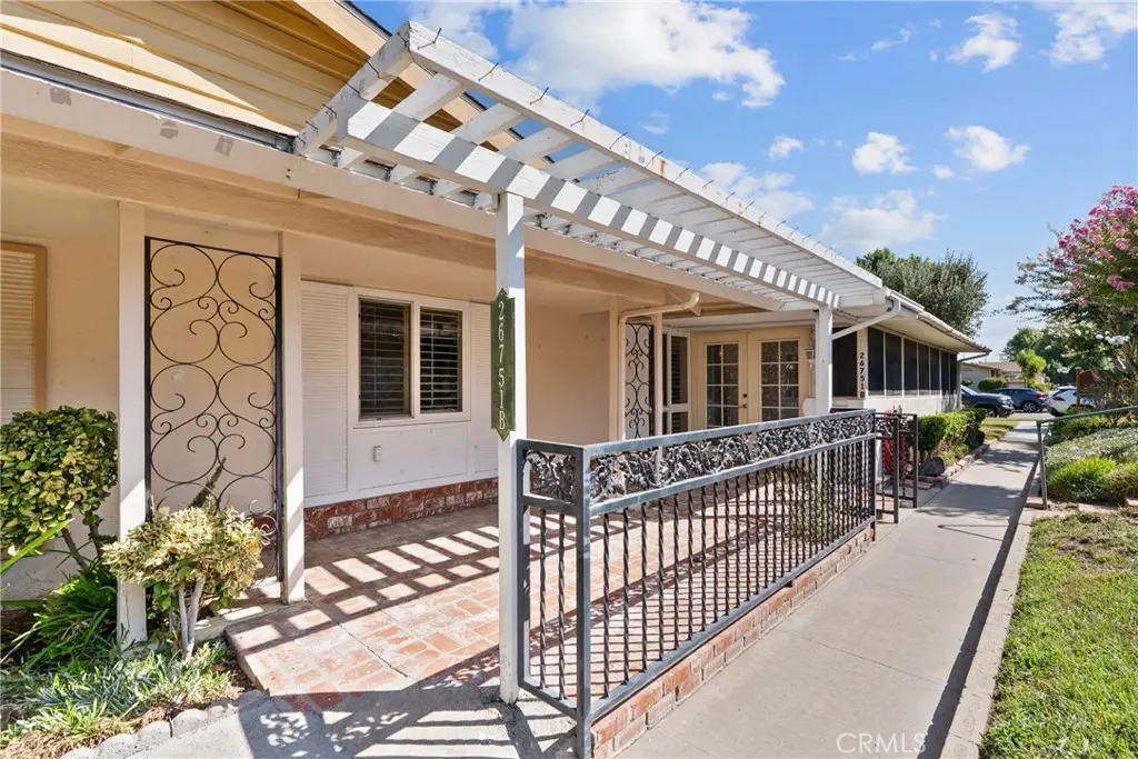 26751 Whispering Leaves B, Newhall, CA — listing photo 1