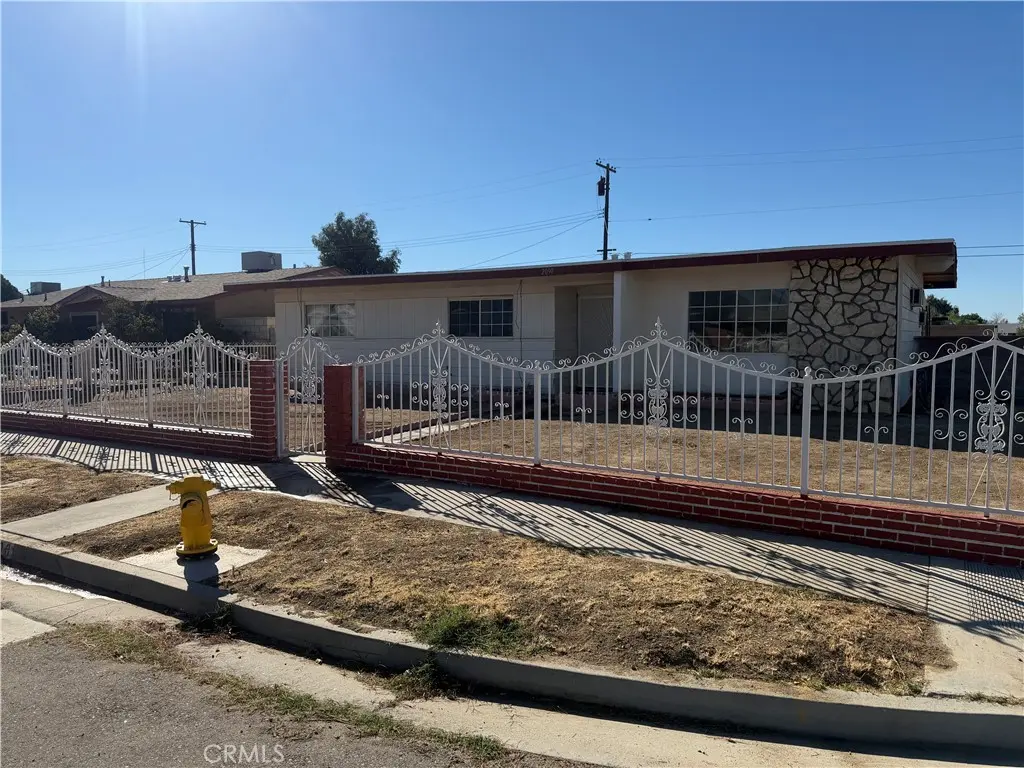 2090 Orange Street, Rosamond, CA — listing photo 1