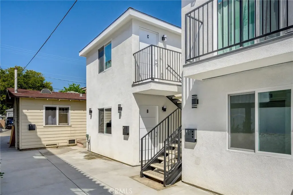 1025 Linden Avenue B, Glendale, CA — listing photo 1