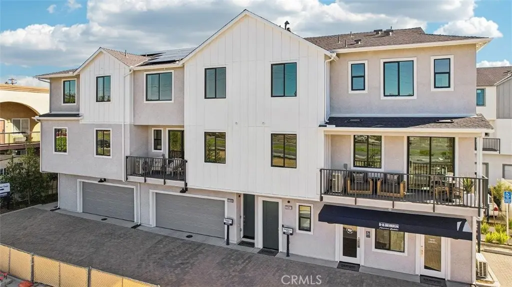 Condominium for sale at 2341 Golden Blaze Glen, Escondido, CA featuring 2 beds and 3 baths