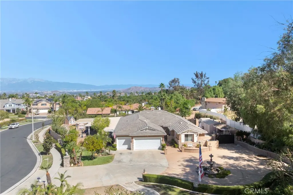 2551 Rosser, Corona, CA — listing photo 1