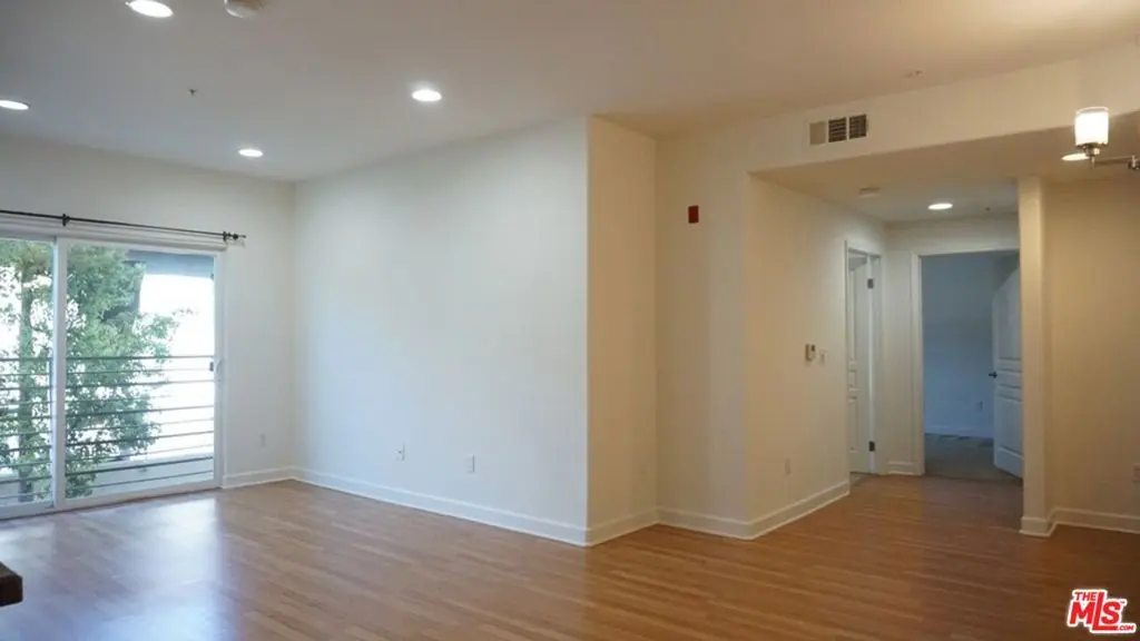 Condominium for rent at 2311 W 10th Street 203, Los Angeles, CA featuring 3 beds and 2 baths