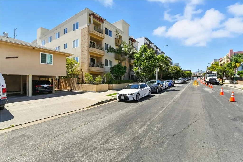 Condominium for rent at 1241 S Westgate Avenue 202, Los Angeles, CA featuring 3 beds and 3 baths