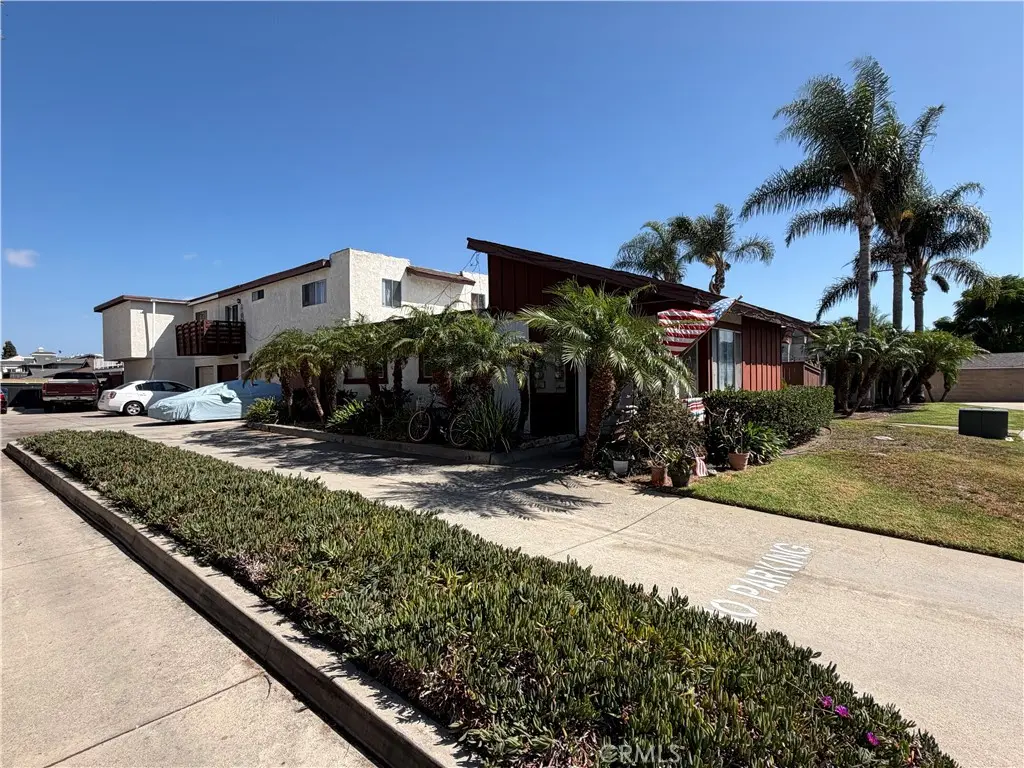 18742 Libra, Huntington Beach, CA — listing photo 1