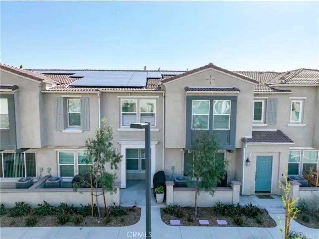 7155 Citrus 303, Fontana, CA — listing photo 1