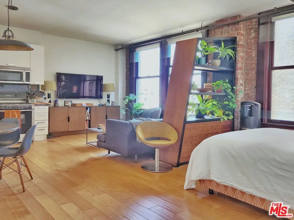 Condominium for rent at 460 S Spring Street 908, Los Angeles, CA featuring 1 bed and 1 bath
