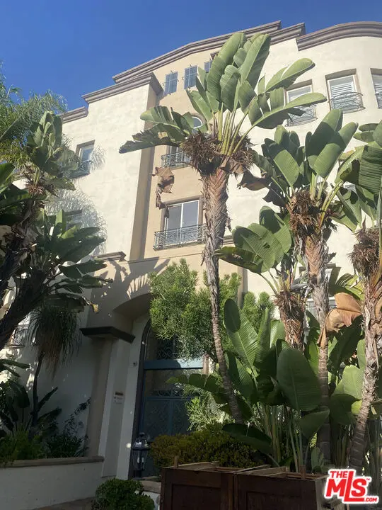 Condominium for rent at 1862 S Bentley Avenue 101, Los Angeles, CA featuring 3 beds and 3 baths