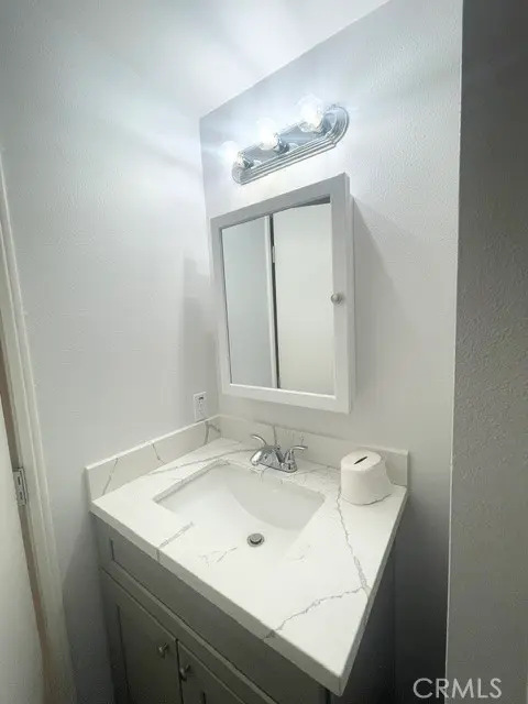 911 N Vineyard Avenue B, Ontario, CA — listing photo 1
