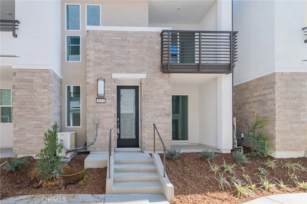 Townhouse for rent at 2653 Everly Dr, San Diego, CA featuring 4 beds and 4 baths