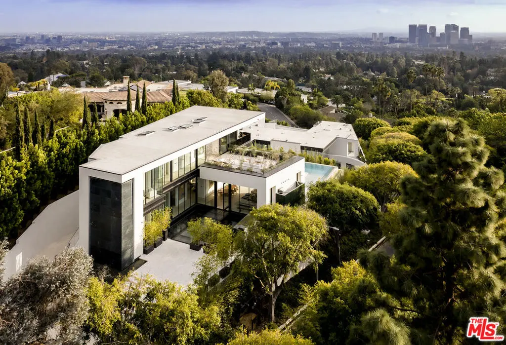 Single Family Residence for rent at 1210 Laurel Way, Beverly Hills, CA featuring 6 beds and 9 baths