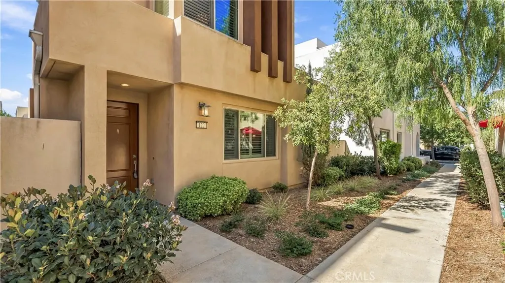 122 Interval, Irvine, CA — listing photo 1