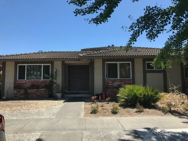 Apartment for rent at 4416 Moorpark Ave 3, San Jose, CA featuring 2 beds and 1 bath