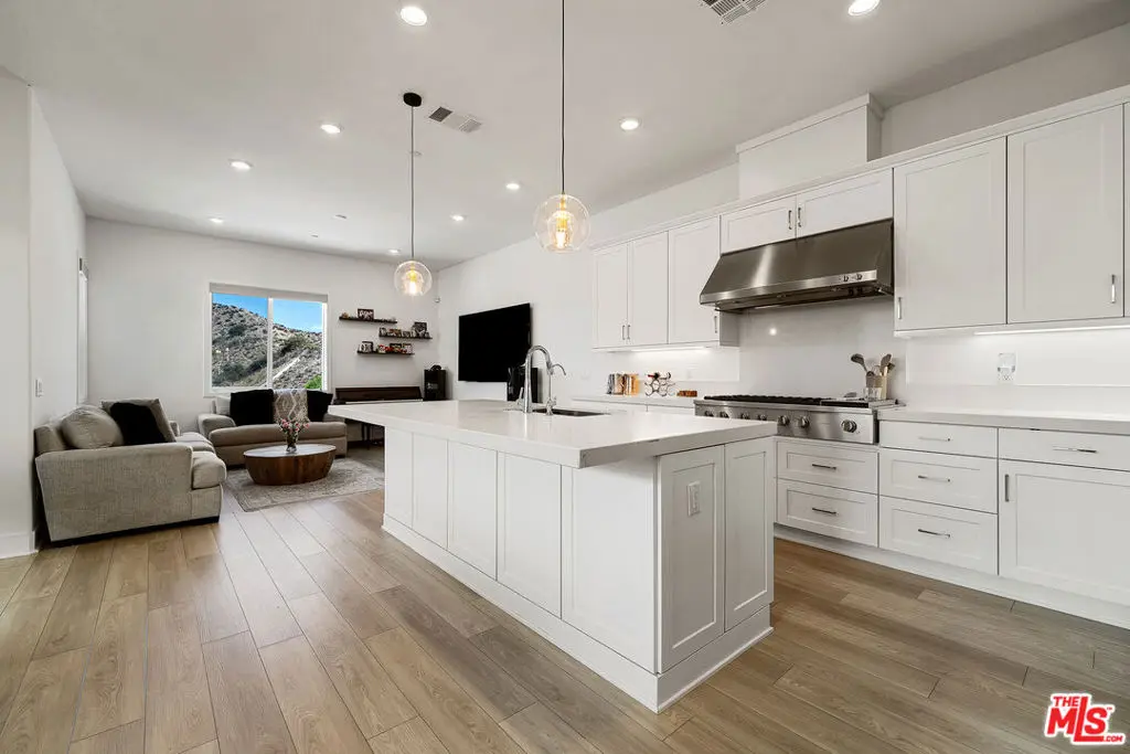 27124 Skyland Way, Valencia, CA — listing photo 1