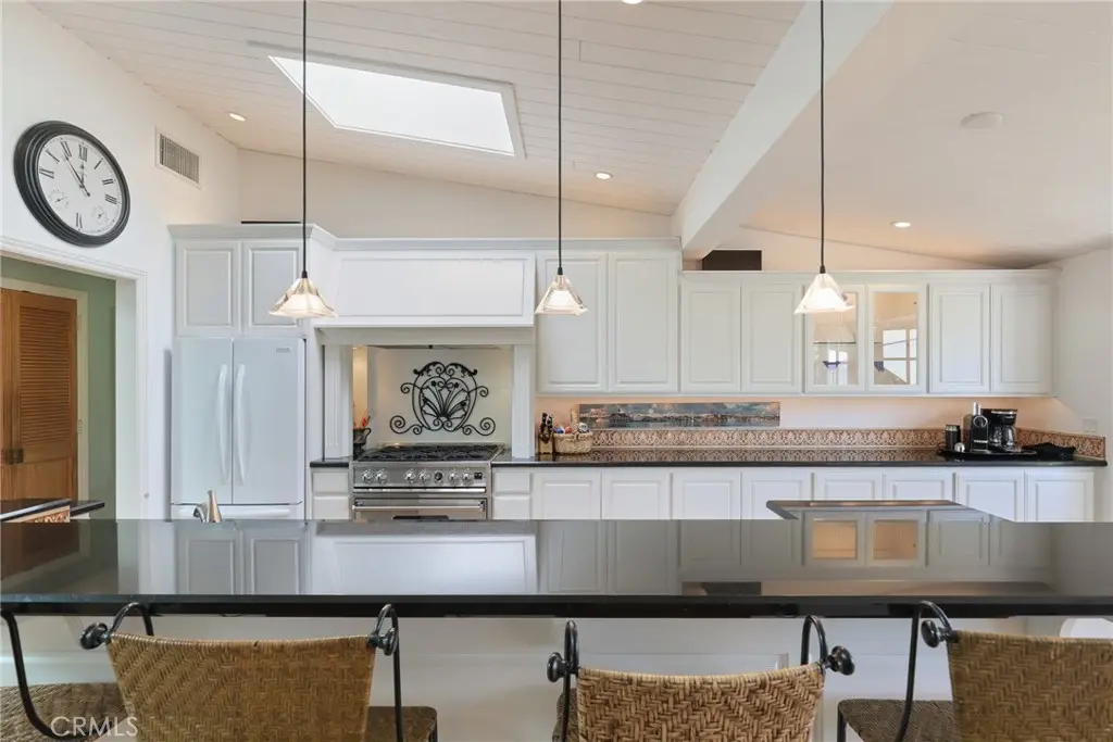 Single Family Residence for rent at 1966 Vista Caudal, Newport Beach, CA featuring 3 beds and 2 baths