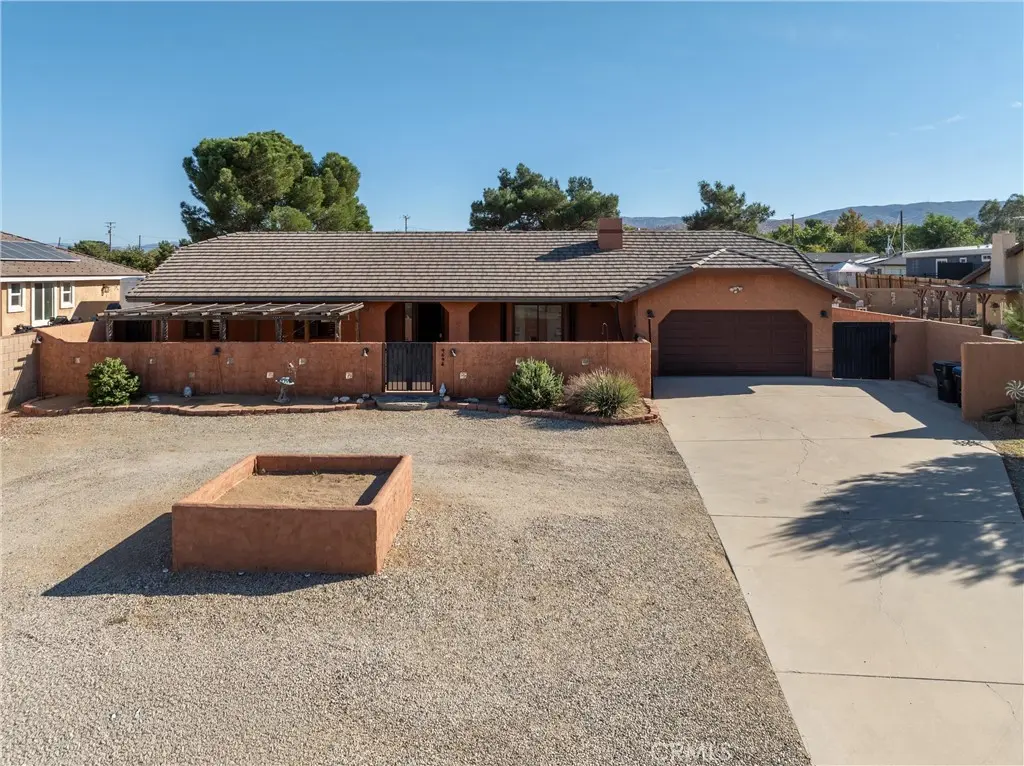4698 Quartz Hill Road, Lancaster, CA — listing photo 1