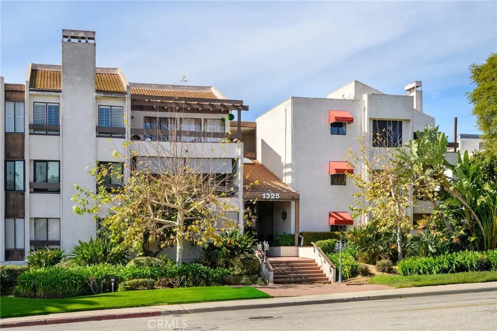 1325 Valley View Road 105, Glendale, CA — listing photo 1