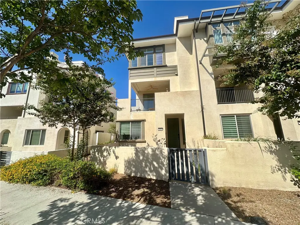 Condominium for rent at 131 Episode, Irvine, CA featuring 3 beds and 4 baths