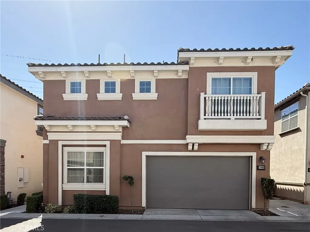 Condominium for rent at 13866 Farmhouse Avenue, Chino, CA featuring 5 beds and 3 baths