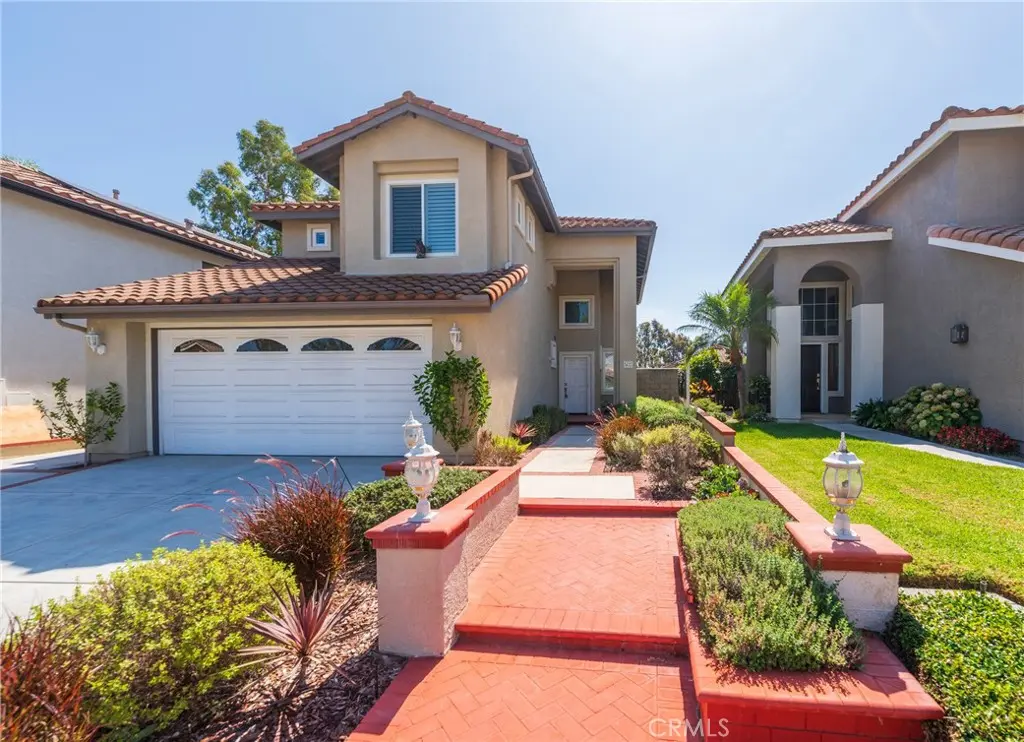 Single Family Residence for sale at 42 Via Brida, Rancho Santa Margarita, CA featuring 3 beds and 3 baths