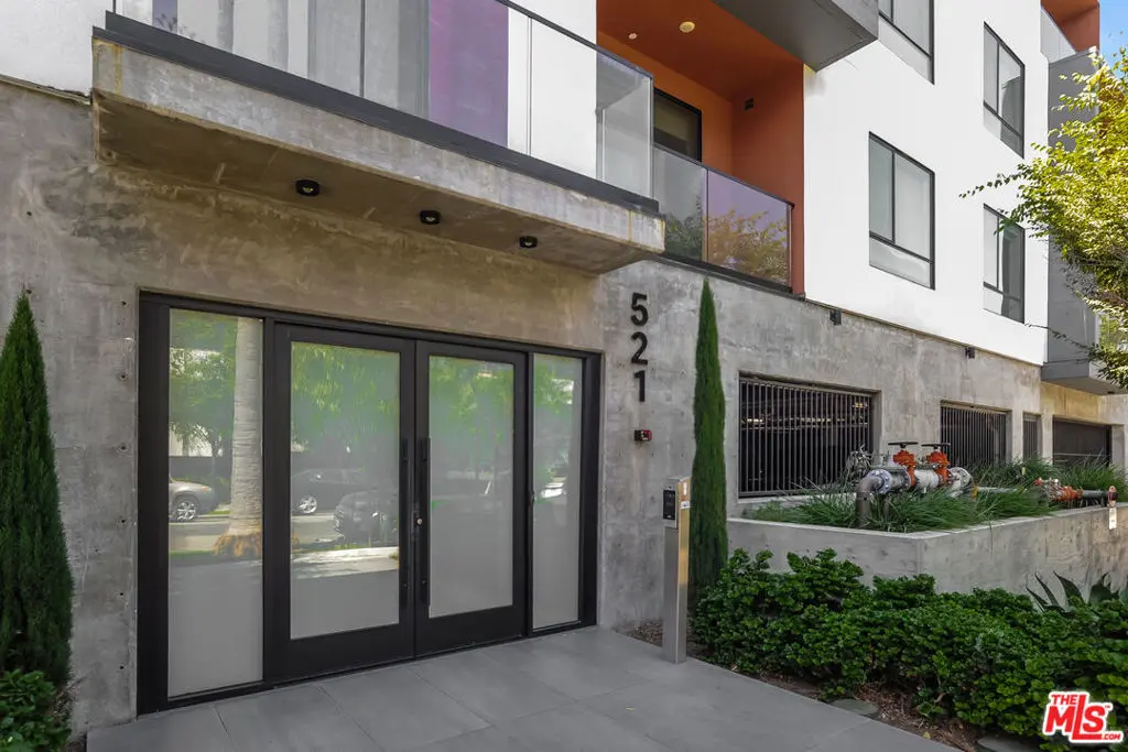 521 N Gramercy Place 306, Los Angeles, CA — listing photo 1