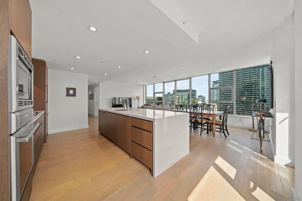 Residential Lease for rent at 1388 Kettner 2206, San Diego, CA featuring 2 beds and 2 baths