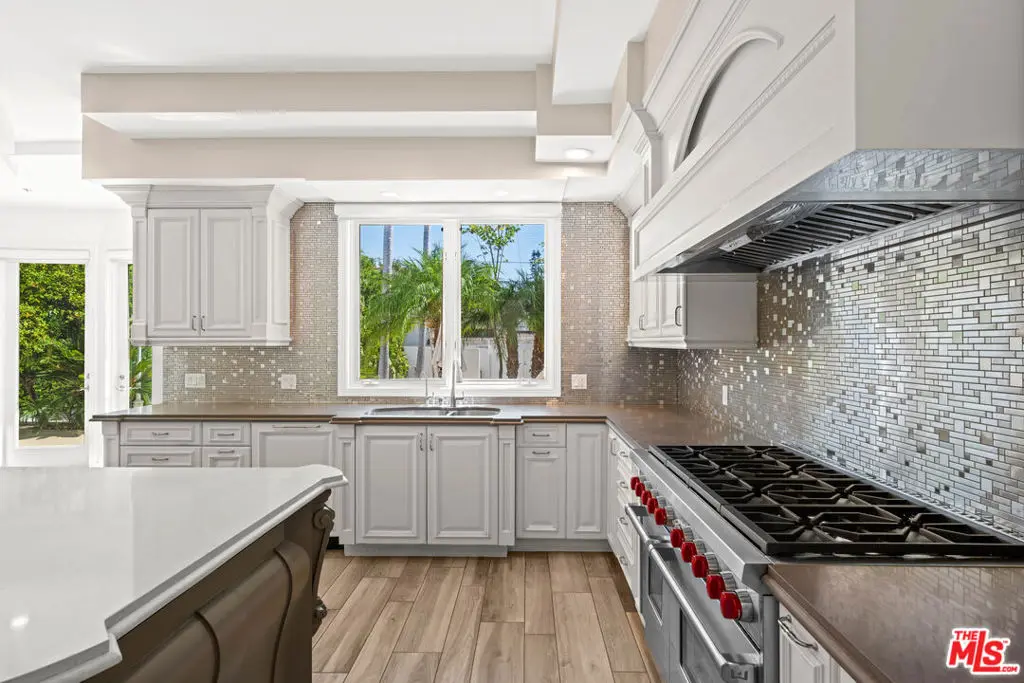 Single Family Residence for rent at 112 N Elm Drive, Beverly Hills, CA featuring 4 beds and 5 baths