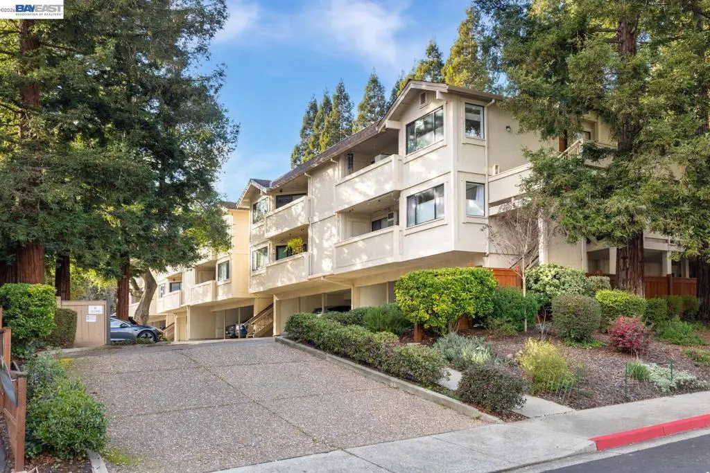 Condominium for sale at 2513 lucy lane b, Walnut Creek, CA featuring 2 beds and 2 baths